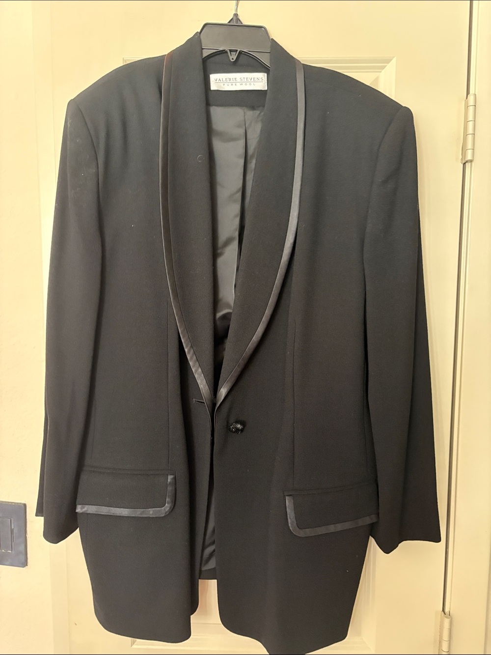 Valerie Stevens Women Black Satin-Trim Shawl Collar Blazer